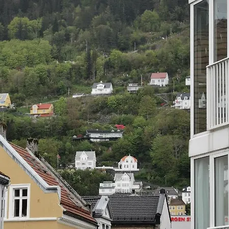 80 Square Metre Flat In The Heart Of - 2 Big Bedrooms Bergen